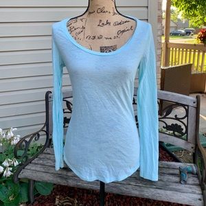 Victoria’s Secret long sleeve top with key hole!